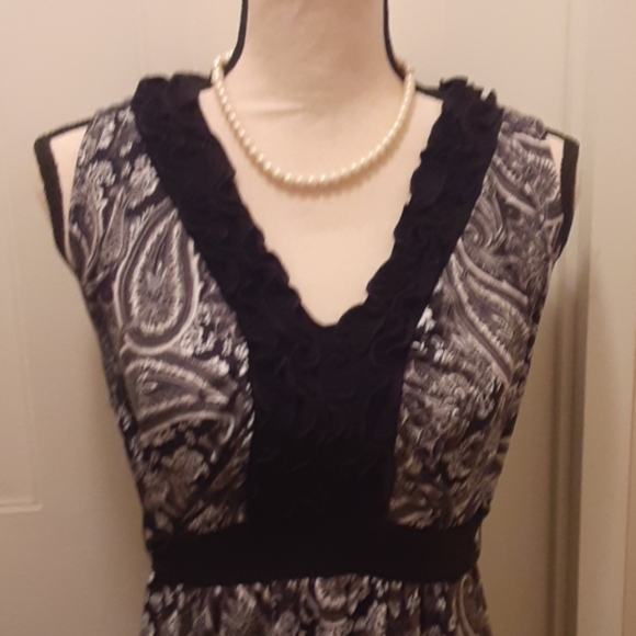 Dress - Picture 2 of 5